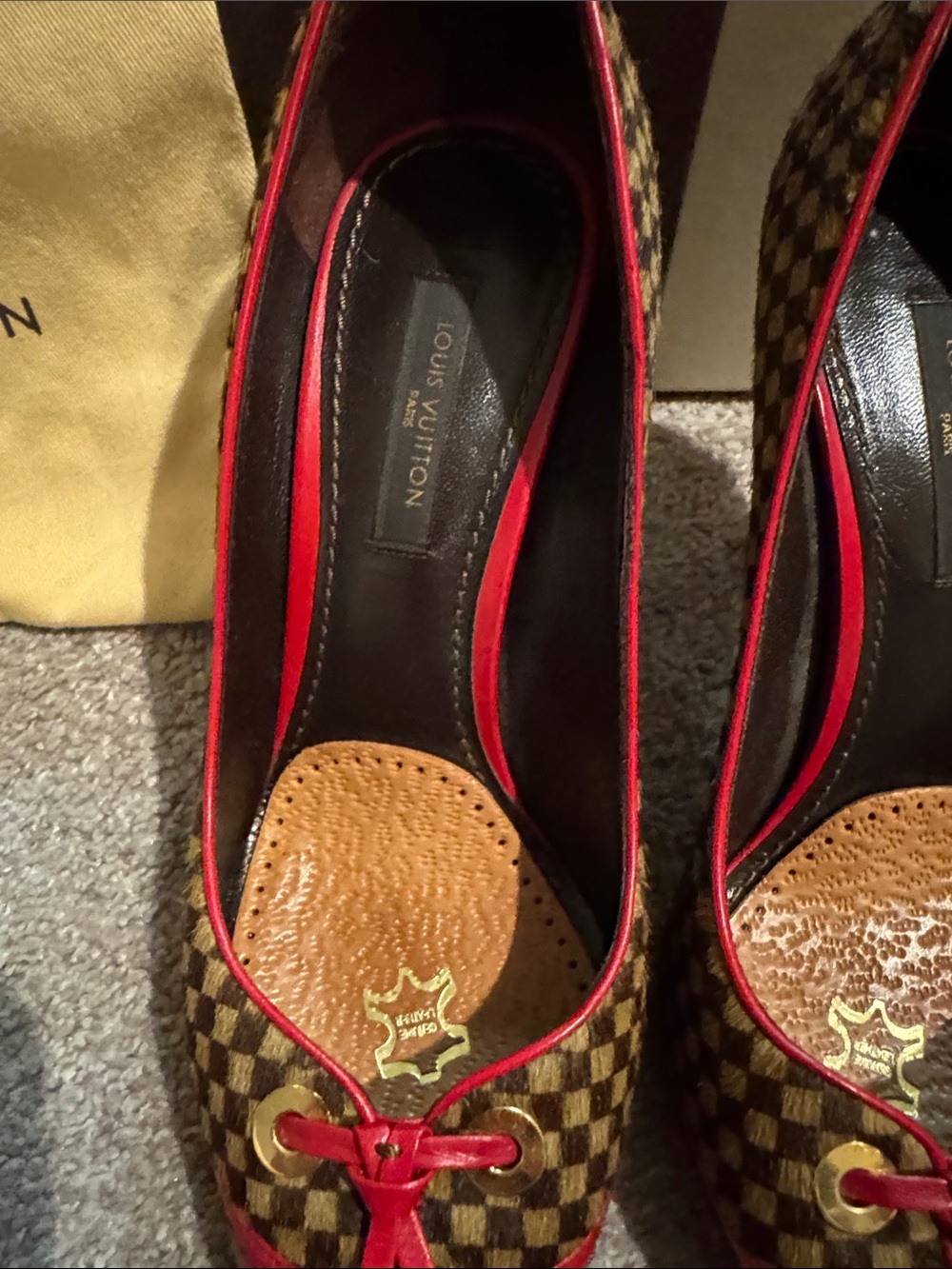 Louis Vuitton Red & Brown Damier Pointed Toe Bow Pumps size 35 - Picture 5 of 16